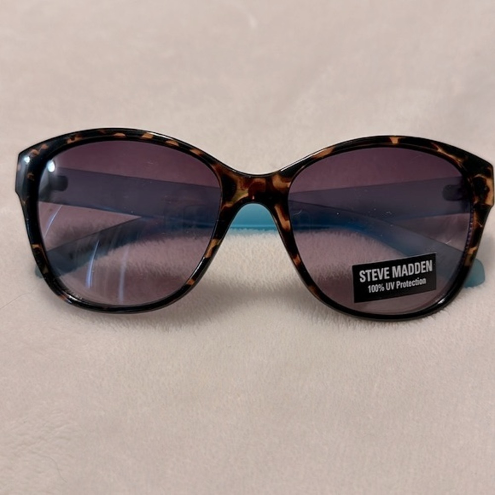 NWT Steve Madden Sunglasses